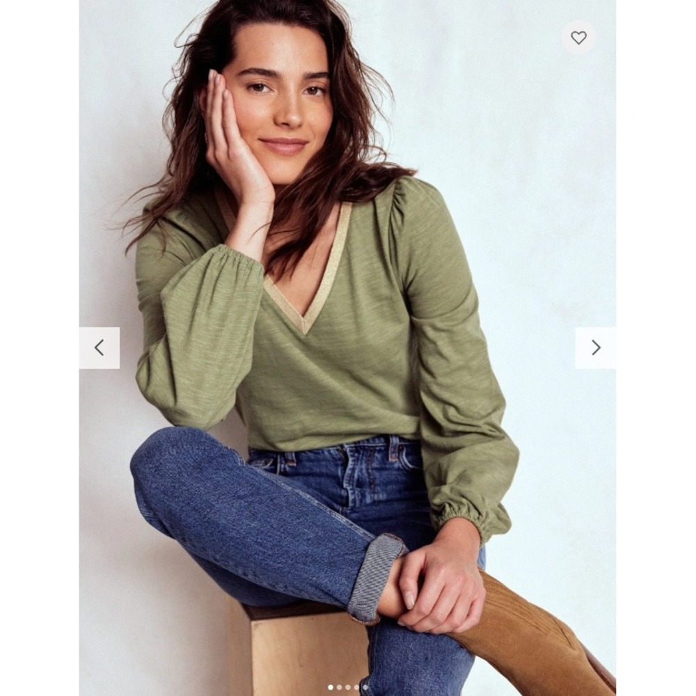 V-Neck Long Sleeve Tee in Olive Green